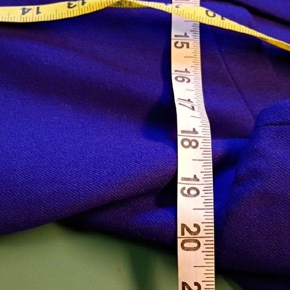 Chic Royal Blue Women's 10P Wool Suit - Picture 6 of 13